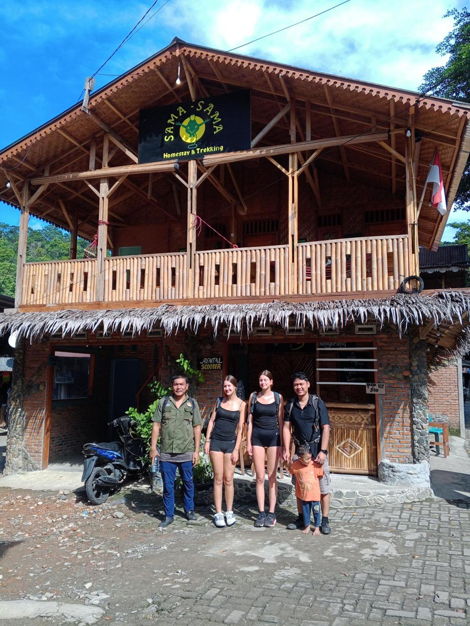 Sama Sama Homestay & Trekking Only Stay Here Book Trekking And Transport With Us Bukit Lawang Exterior foto